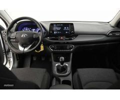 Hyundai i30 1.5 DPI Klass SLX 110 de 2024 con 18.200 Km por 19.990 EUR. en Guipuzcoa