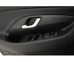 Hyundai i30 1.5 DPI Klass SLX 110 de 2024 con 18.200 Km por 19.990 EUR. en Guipuzcoa