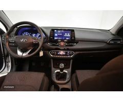 Hyundai i30 1.5 DPI Klass SLX 110 de 2024 con 18.040 Km por 19.990 EUR. en Guipuzcoa