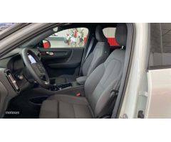 Volvo XC40 TODOTERRENO BEV 70KWH RECHARGE ULTIMATE 231CV 5P de 2023 con 19.729 Km por 41.900 EUR. en