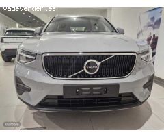 Volvo XC40 XC40 CORE B3 (G) MILD HYBRID con 1 Km por 39.900 EUR. en Navarra