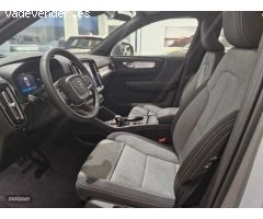 Volvo XC40 XC40 CORE B3 (G) MILD HYBRID con 1 Km por 39.900 EUR. en Navarra