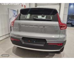 Volvo XC40 XC40 CORE B3 (G) MILD HYBRID con 1 Km por 39.900 EUR. en Navarra