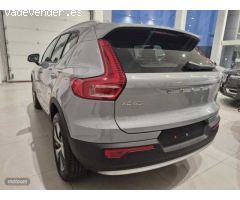 Volvo XC40 XC40 CORE B3 (G) MILD HYBRID con 1 Km por 39.900 EUR. en Navarra