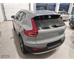 Volvo XC40 XC40 CORE B3 (G) MILD HYBRID con 1 Km por 39.900 EUR. en Navarra