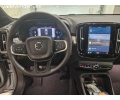 Volvo XC40 XC40 CORE B3 (G) MILD HYBRID con 1 Km por 39.900 EUR. en Navarra