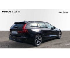 Volvo V 60 2.0 B4 D PLUS DARK AUTO 197 5P de 2025 con 1 Km por 47.300 EUR. en La Rioja