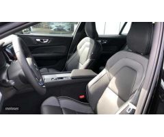 Volvo V 60 2.0 B4 D PLUS DARK AUTO 197 5P de 2025 con 1 Km por 47.300 EUR. en La Rioja