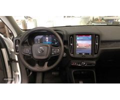 Volvo XC40 2.0 B4 CORE AUTO 197 5P de 2024 con 1 Km por 38.600 EUR. en La Rioja