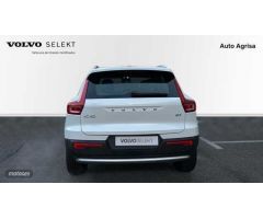 Volvo XC40 2.0 B3 CORE AUTO 163 5P de 2024 con 5 Km por 38.600 EUR. en La Rioja