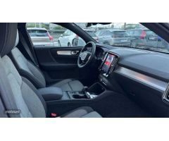 Volvo XC40 2.0 B3 CORE AUTO 163 5P de 2024 con 5 Km por 38.600 EUR. en La Rioja