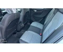 Volvo XC40 2.0 B3 CORE AUTO 163 5P de 2024 con 5 Km por 38.600 EUR. en La Rioja