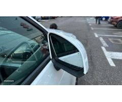 Volvo XC40 2.0 B3 CORE AUTO 163 5P de 2024 con 5 Km por 38.600 EUR. en La Rioja