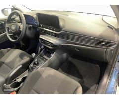 Hyundai i20 1.0 TGDI Tecno 48V 100 de 2024 con 16.300 Km por 21.600 EUR. en Barcelona