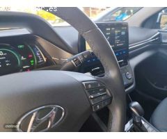 Hyundai Ioniq 1.6 GDI Tecno de 2021 con 50.000 Km por 21.500 EUR. en Madrid