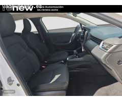 Renault Clio EQUILIBRE HIBRIDO de 2023 con 11.600 Km por 20.690 EUR. en Madrid
