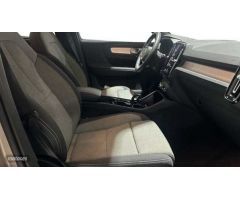 Volvo XC40 1.5 T4 PHEV RECHARGE PLUS BRIGHT DCT 211 5P de 2023 con 15.242 Km por 40.700 EUR. en Madr