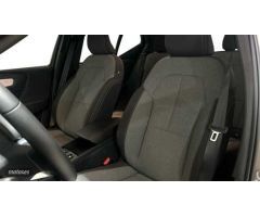 Volvo XC40 1.5 T4 PHEV RECHARGE PLUS BRIGHT DCT 211 5P de 2023 con 15.242 Km por 40.700 EUR. en Madr