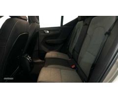 Volvo XC40 1.5 T4 PHEV RECHARGE PLUS BRIGHT DCT 211 5P de 2023 con 15.242 Km por 40.700 EUR. en Madr