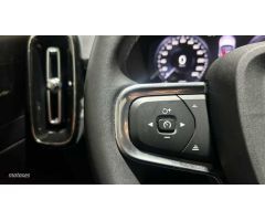Volvo XC40 1.5 T4 PHEV RECHARGE PLUS BRIGHT DCT 211 5P de 2023 con 15.242 Km por 40.700 EUR. en Madr