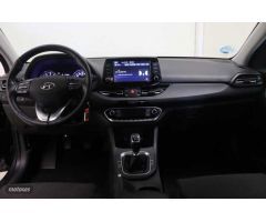 Hyundai i30 1.0 TGDI Klass LR 48V 120 de 2022 con 22.940 Km por 17.900 EUR. en Lleida