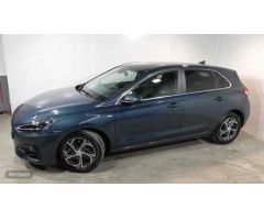 Hyundai i30 1.0 TGDI Tecno 48V 120 de 2023 con 11.708 Km por 21.900 EUR. en Madrid