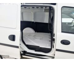 Opel Combo 1.3 cdti van de 2013 con 90.000 Km por 500 EUR. en Sevilla