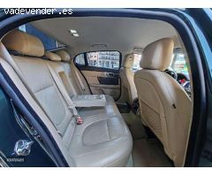 Jaguar XF 3.0 V6 Premium Luxury Aut. de 2011 con 148.000 Km por 11.990 EUR. en Barcelona