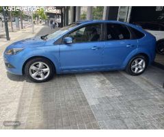 Ford Focus 1.6 Trend de 2010 con 158.000 Km por 6.500 EUR. en Barcelona