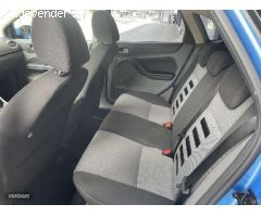Ford Focus 1.6 Trend de 2010 con 158.000 Km por 6.500 EUR. en Barcelona