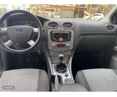 Ford Focus 1.6 Trend de 2010 con 158.000 Km por 6.500 EUR. en Barcelona