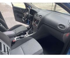 Ford Focus 1.6 Trend de 2010 con 158.000 Km por 6.500 EUR. en Barcelona