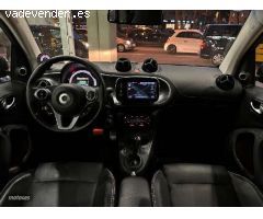 Smart Fortwo Coupe Ed Ushuaia Edition de 2019 con 28.000 Km por 16.900 EUR. en Barcelona