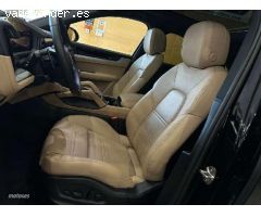 Porsche Cayenne Coupe E-hybrid Aut. de 2024 con 16.000 Km por 116.900 EUR. en Barcelona