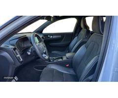 Volvo XC40 2.0 T4 R-DESIGN AUTO 190 5P de 2019 con 80.242 Km por 28.900 EUR. en Madrid