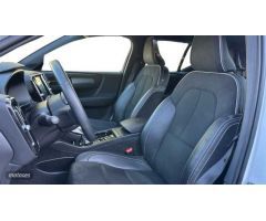 Volvo XC40 2.0 T4 R-DESIGN AUTO 190 5P de 2019 con 80.242 Km por 28.900 EUR. en Madrid