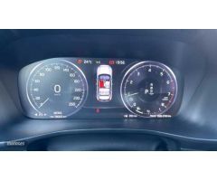 Volvo XC40 2.0 T4 R-DESIGN AUTO 190 5P de 2019 con 80.242 Km por 28.900 EUR. en Madrid