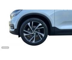 Volvo XC40 2.0 T4 R-DESIGN AUTO 190 5P de 2019 con 80.242 Km por 28.900 EUR. en Madrid