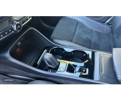 Volvo XC40 2.0 T4 R-DESIGN AUTO 190 5P de 2019 con 80.242 Km por 28.900 EUR. en Madrid