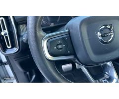 Volvo XC40 2.0 T4 R-DESIGN AUTO 190 5P de 2019 con 80.242 Km por 28.900 EUR. en Madrid