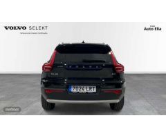 Volvo XC40 2.0 B4 G MOMENTUM AUTO 5P de 2021 con 106.600 Km por 24.900 EUR. en Madrid