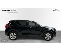 Volvo XC40 2.0 B4 G MOMENTUM AUTO 5P de 2021 con 106.600 Km por 24.900 EUR. en Madrid