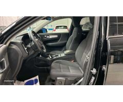 Volvo XC40 2.0 B4 G MOMENTUM AUTO 5P de 2021 con 106.600 Km por 24.900 EUR. en Madrid