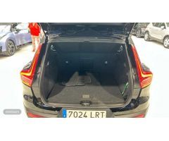 Volvo XC40 2.0 B4 G MOMENTUM AUTO 5P de 2021 con 106.600 Km por 24.900 EUR. en Madrid