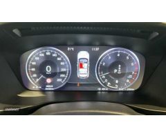 Volvo XC40 2.0 B4 G MOMENTUM AUTO 5P de 2021 con 106.600 Km por 24.900 EUR. en Madrid
