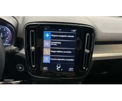 Volvo XC40 2.0 B4 G MOMENTUM AUTO 5P de 2021 con 106.600 Km por 24.900 EUR. en Madrid