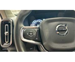 Volvo XC40 2.0 B4 G MOMENTUM AUTO 5P de 2021 con 106.600 Km por 24.900 EUR. en Madrid