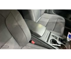 Volvo XC40 2.0 B4 G MOMENTUM AUTO 5P de 2021 con 106.600 Km por 24.900 EUR. en Madrid