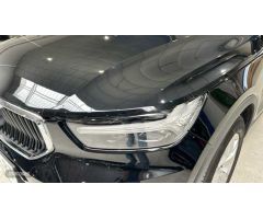 Volvo XC40 2.0 B4 G MOMENTUM AUTO 5P de 2021 con 106.600 Km por 24.900 EUR. en Madrid