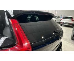 Volvo XC40 2.0 B4 G MOMENTUM AUTO 5P de 2021 con 106.600 Km por 24.900 EUR. en Madrid